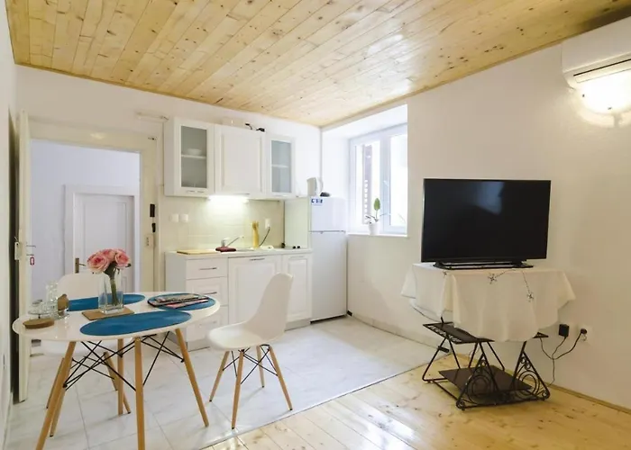 St Mary - アパート