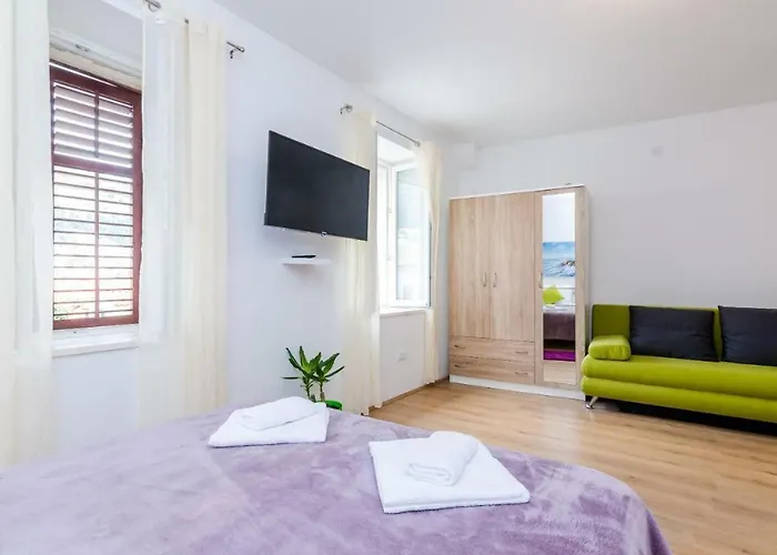 St Mary - アパート