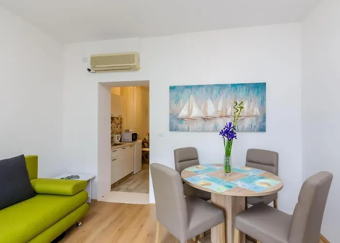 St Mary - アパート