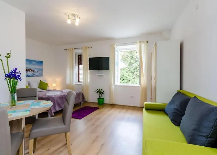 St Mary - アパート *