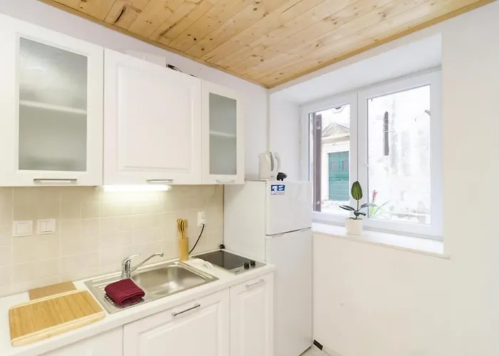 St Mary - دوبروفينك